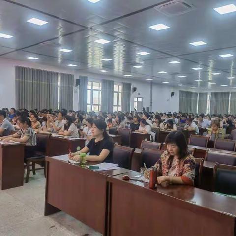 全县联动学习课标  共同进步走向卓越—社旗县2022年暑期初中语文学科教师课标教材培训会