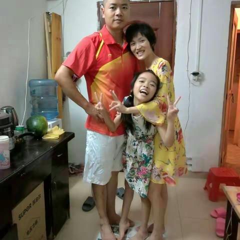 全家“总动员”——肖瑜欣