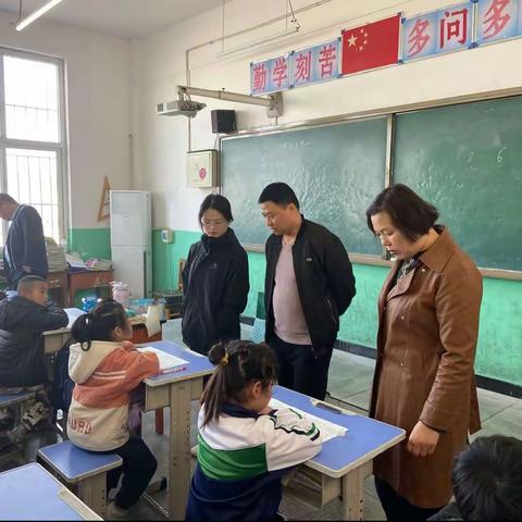 东张孟中心小学春季第一次月考巡查考场