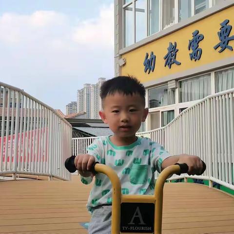 晋运幼儿园小一班杨琛熙❤️你与星河，皆可收藏✨