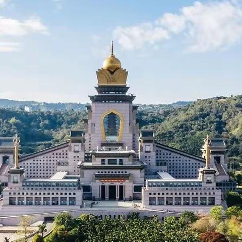 云游中国台湾省中台禅寺