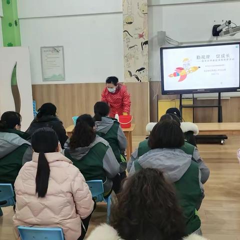 勤观摩促成长--宿迁师范附属小学幼儿园保育老师桌面消毒观摩活动