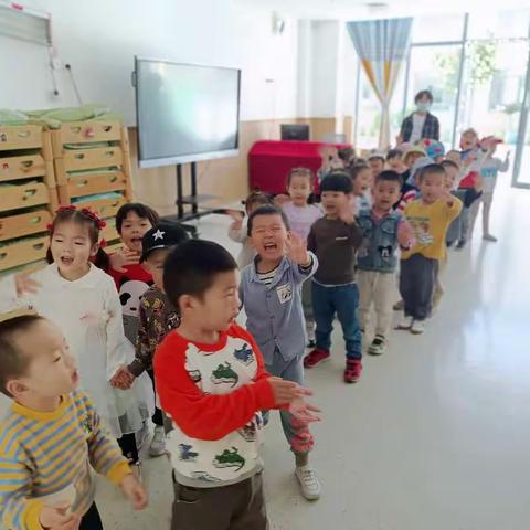 芽芽五班 ——放飞科学梦，玩转六一系列活动一《科学游园》