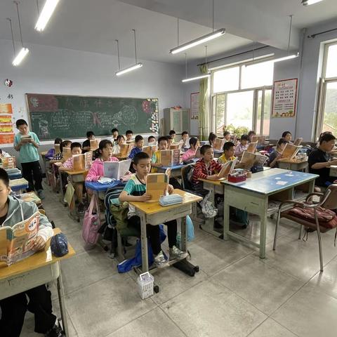 拥抱阳光，健康成长