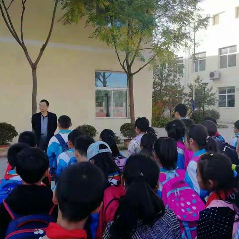 【灞桥区桥梓口小学】学习宪法我们在行动