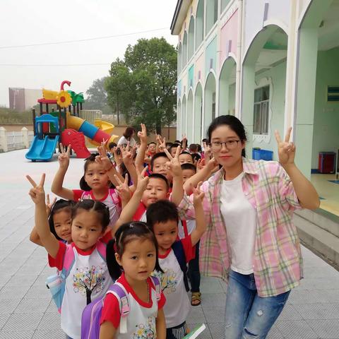 走进校园，感悟成长——十里铺中心幼儿园参观阳光小学