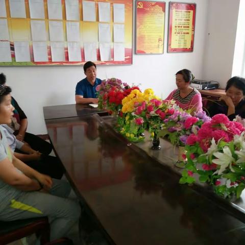 西岩坊中学师生灶管理人员及炊事人员会议