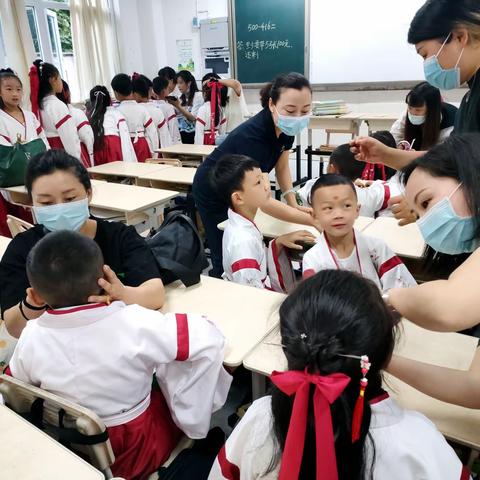 奎小2·5班国旗下的表演 ——小雅•鹿鸣