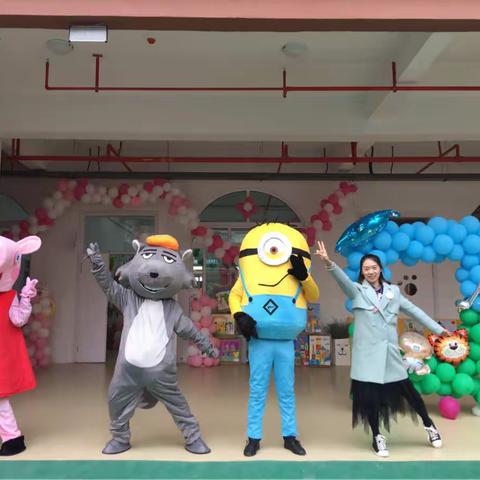 走进梦幻城堡，开启七彩童话      ——机关幼儿园小五班童话节小记