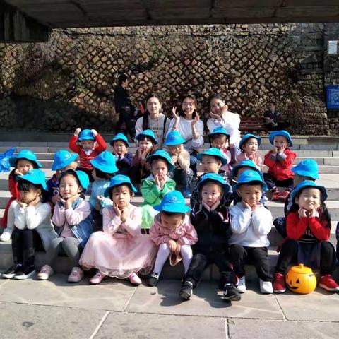 我和秋天有个约会                                             ——青田县机关幼儿园小五班亲子游活动