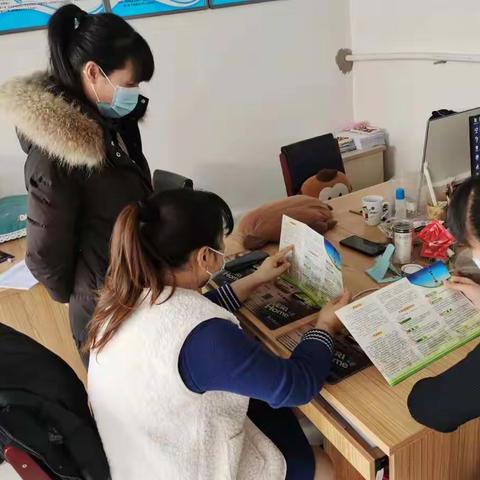 裕华区裕强街道三教堂社区持续开展“人才绿卡政策”宣传活动