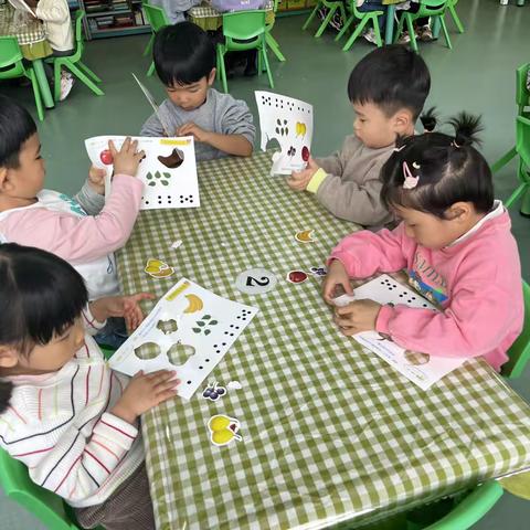 【幸福•传递】小三班❤️童年没有彩排🌿 🌸每天都是直播现场🏵️ 🌾春风拂过 每张笑脸都如此可爱 🥰