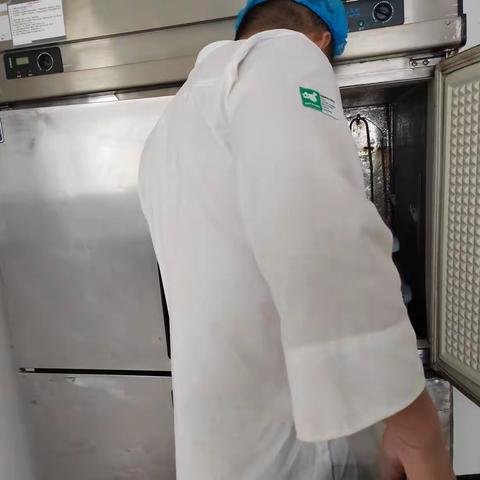 外训餐厅夜巡完毕