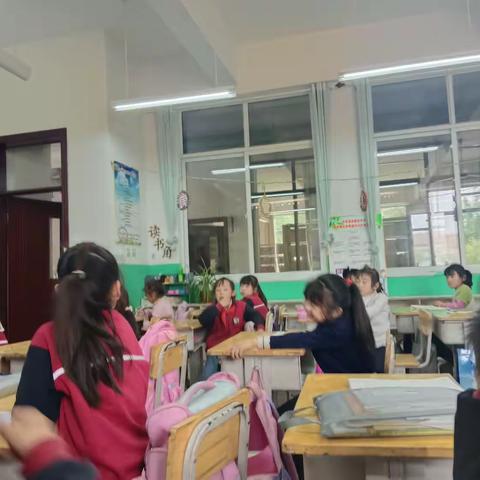 五一假期安全班会