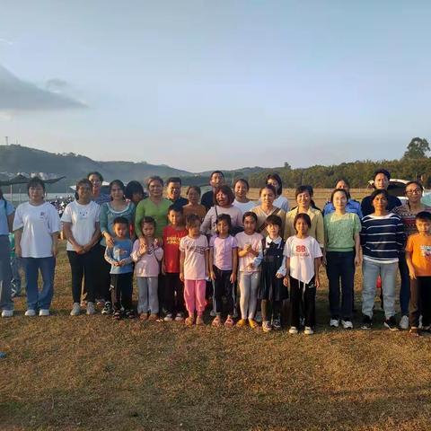 “不负韶华，不忘初心”——记藤县和平镇屯江小学工会活动