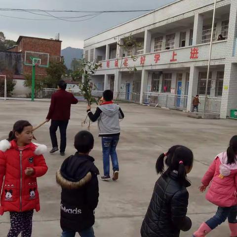 嘉吉春蕾小学"我为校园添绿色"主题活动