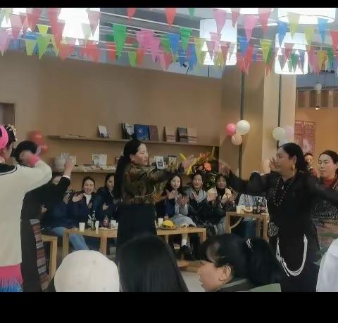 稻城亚丁景区旅游开发有限责任公司妇女委员会举办“三八节”—“巾帼心向党，风斗新征程”活动（副本）