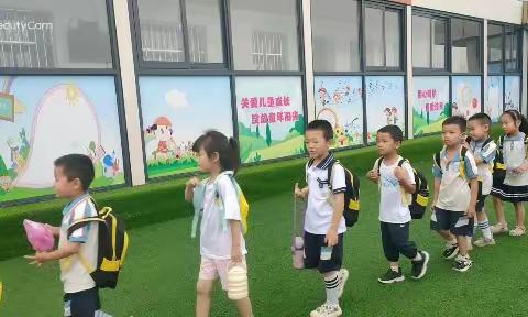 【倾听幼儿·相伴成长】你好，小学！——周潭第二幼儿园大班参观小学