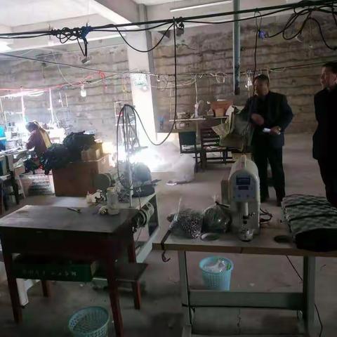 程书记走访贫困户