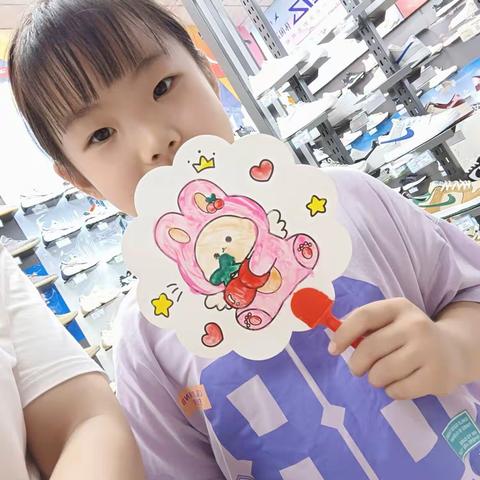 庆祝阳信信誉楼加盟店三楼层DIY涂鸦扇圆满成功