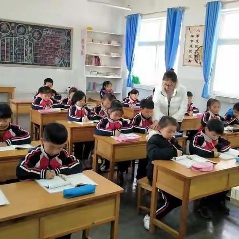 崤山路第二小学：构建高效课堂  促进教师成长