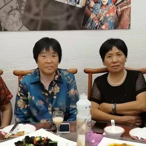 姐妹相聚郅品轩