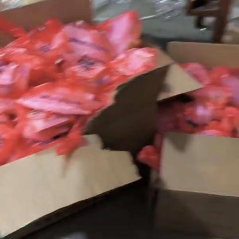 发放老年人防疫包