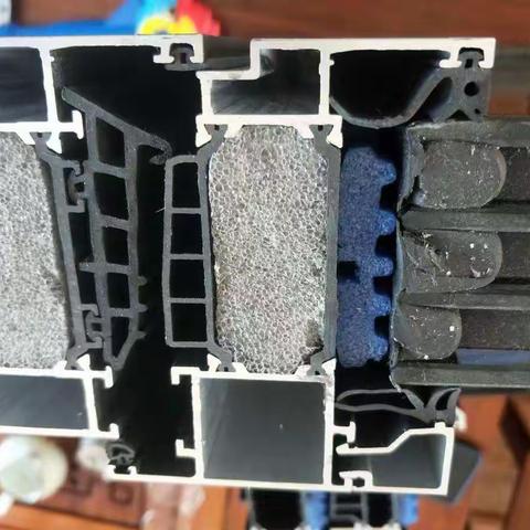 系统窗PE隔热棉具有较强的耐低温性