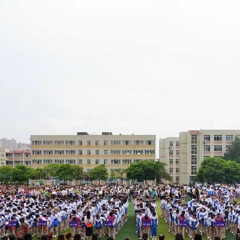 花香无闻自有馥郁，丹心育才牢记使命