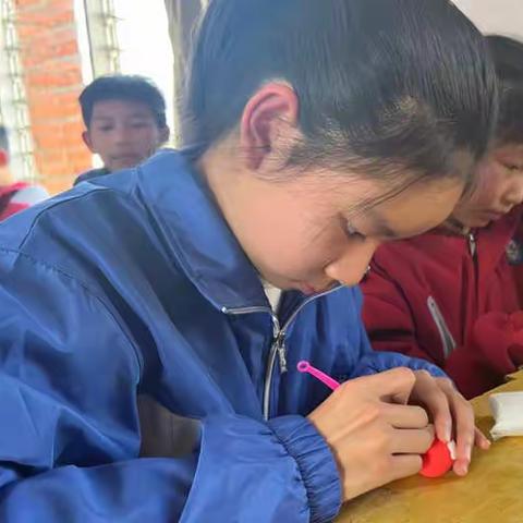 “双减”进行时 沙石中学以“美育”促“双减”让孩子们的小手动起来