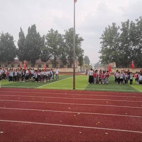 昌乐县经济开发区马家河小学首批少先队员入队仪式暨红领巾二星章颁发仪式