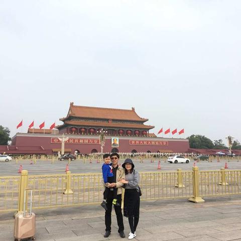 致敬最美逆行者