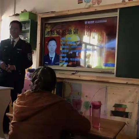 卓阳幼儿园防震演练及安全知识讲座