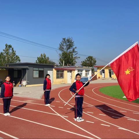 拗榆树完全小学入队仪式