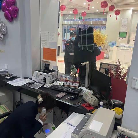 大岭路积极开展四季度防暴消防演练