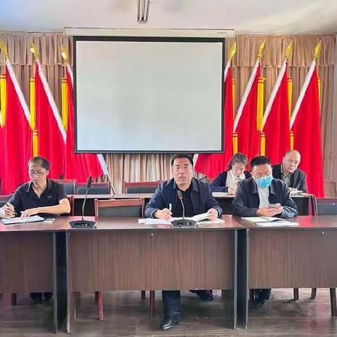 定昌镇召开一周工作例会  安排本周工作重点