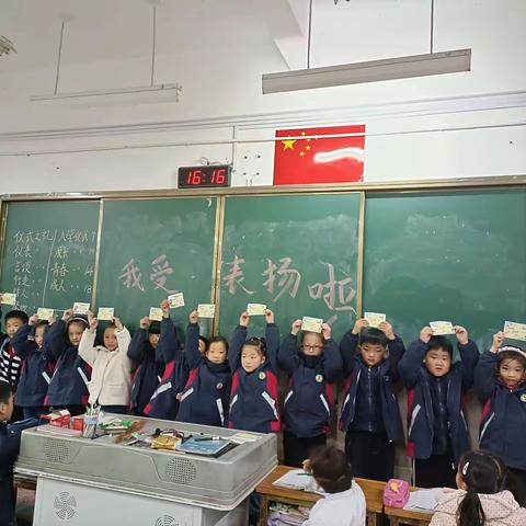 努力学习时     亦不忘历史