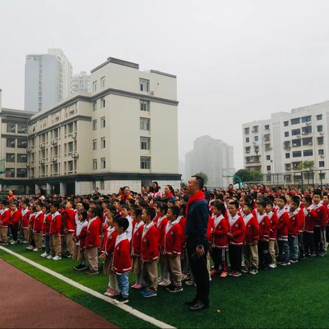 重庆市涪陵城区第六小学校（乌江校区）“听党话，跟党走，争做红孩子”新队员入队仪式