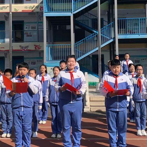 【赵都小学】悠悠寸草心，感恩三月情——赵都小学“三八妇女节”主题教育活动