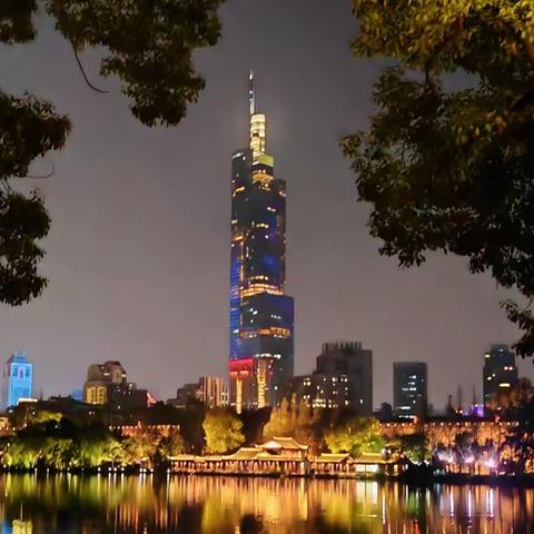 南京地标建筑——紫峰大厦