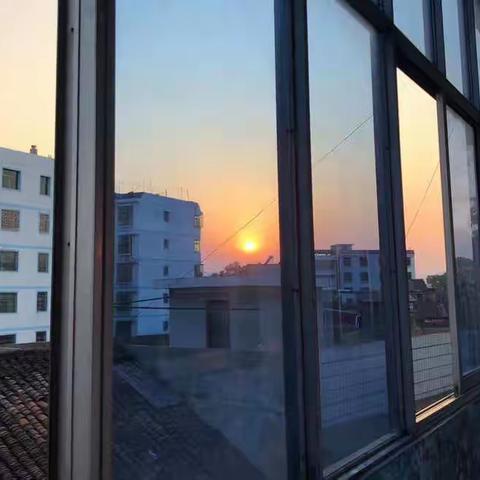 “家访暖人心，家校合力促成长”——马田一中教师家访