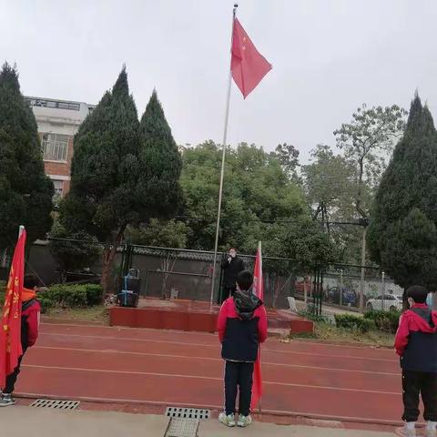 广信区信芳学校12.12升旗仪式