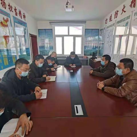 局党委委员、局工会主席庞秀志深入椅子圈森林资源管护区对重点工作安排部署