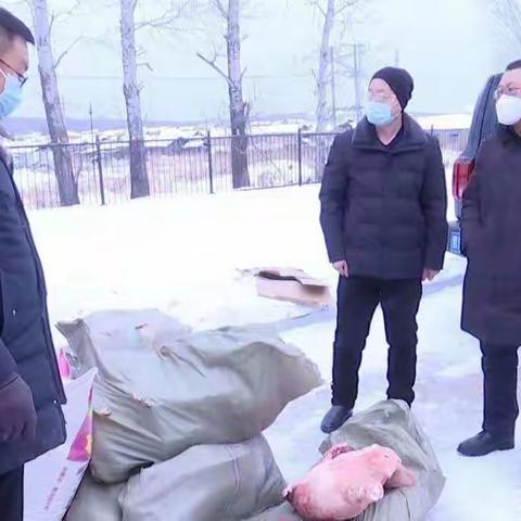 处级包片领导局党委委员、局工会主席庞秀志深入椅子圈林场