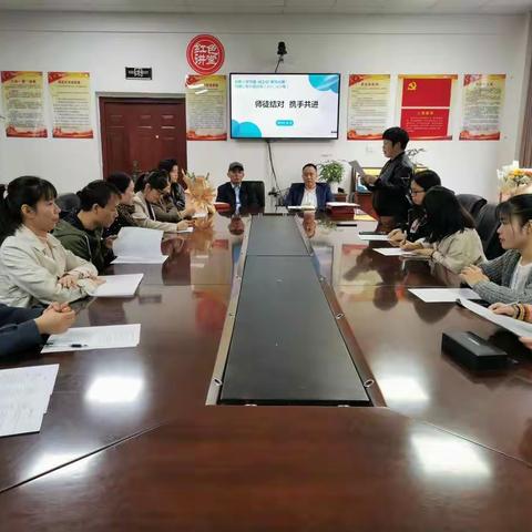 亦师亦友，薪火相传--记龙泉小学2021学年“青蓝工程”师徒结对活动