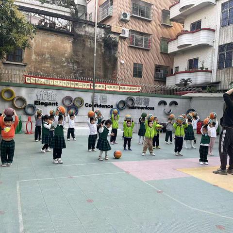 钟一幼儿园中班级篮球🏀托管班