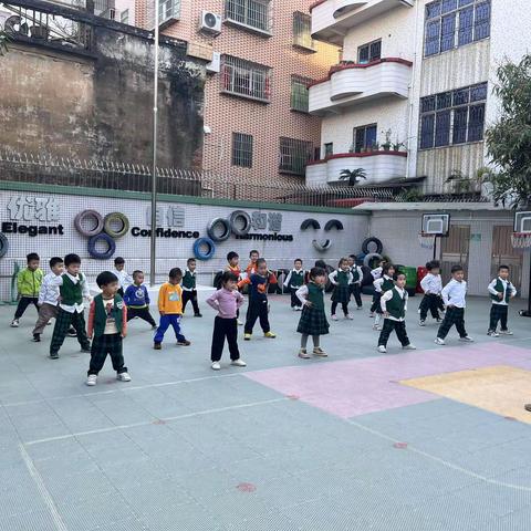 钟一幼儿园中班级篮球🏀托管班