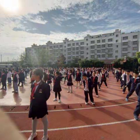 时光不语，静待花开——奚仲路小学四二班学期回顾