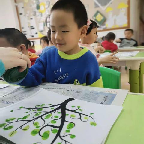 子洲县第二幼儿园小一班植树节快乐