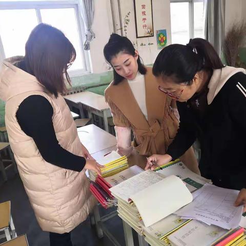 抓常规    促教学             ——桃下中心小学教学常规工作检查